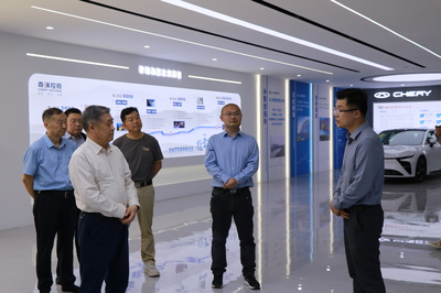 蕪湖市企聯(lián)咨詢委考察調研我校技術咨詢工作